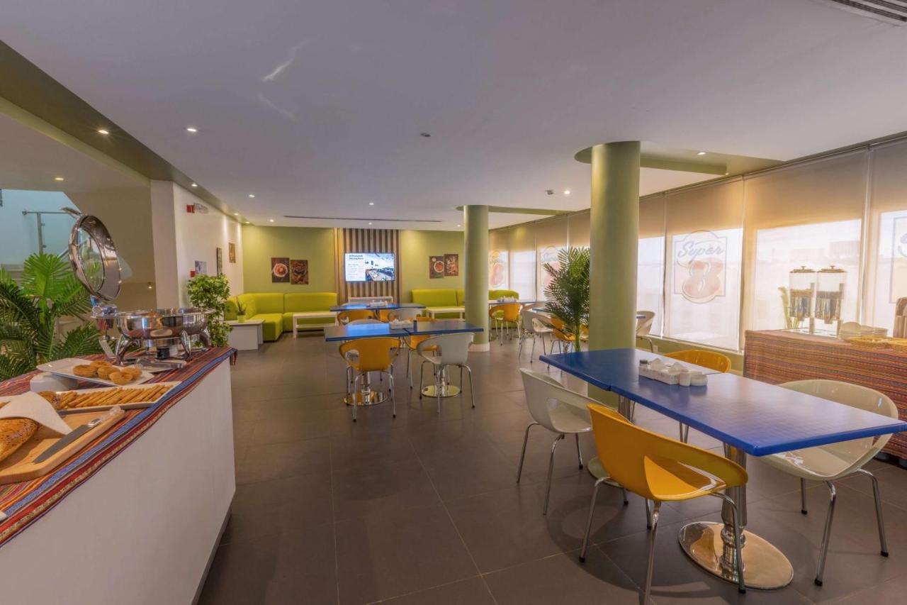 Super 8 Hotel Al Riyadh By Wyndham Esterno foto